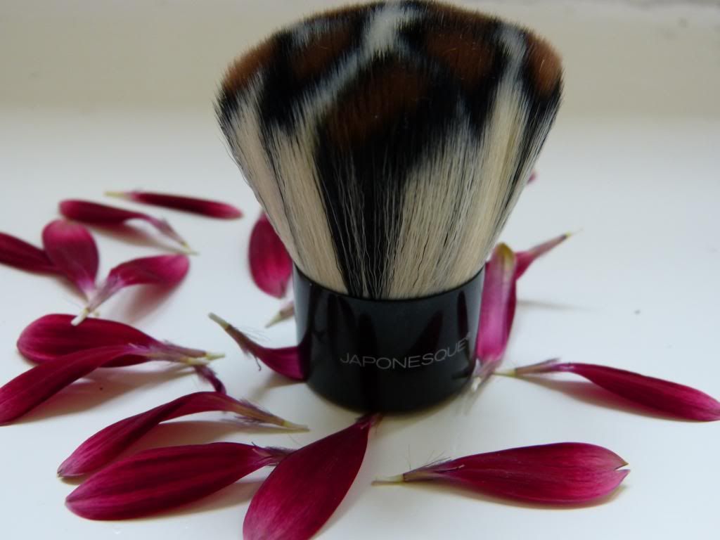 Japonesque Safari Chic Kabuki/Bronzer Brush The Oxford Owl